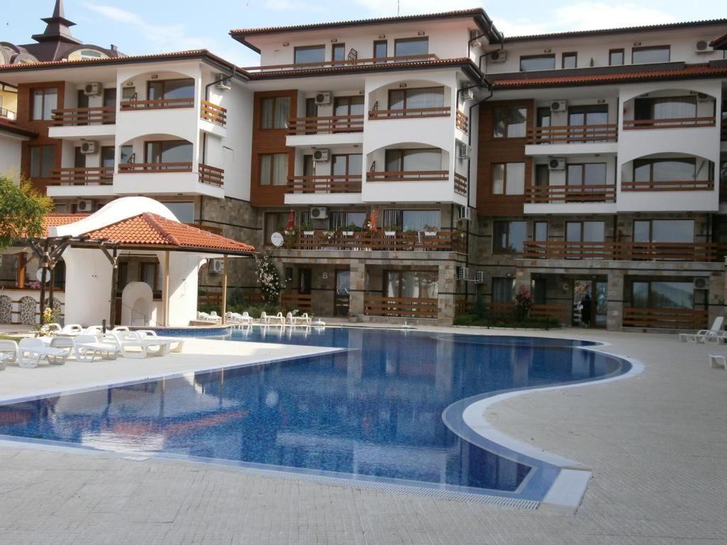 Vm Apartments Robinson Beach Pomorie Eksteriør billede