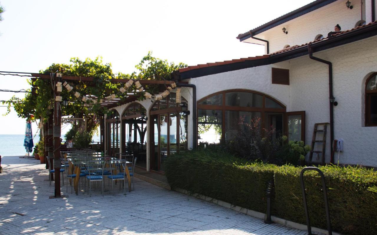 Vm Apartments Robinson Beach Pomorie Eksteriør billede